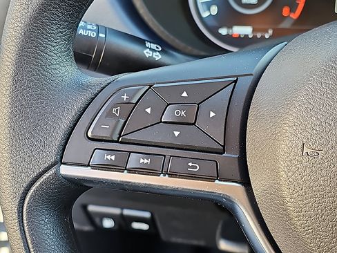 Certified 2025 Nissan Versa SV w/ Trunk Package image 21