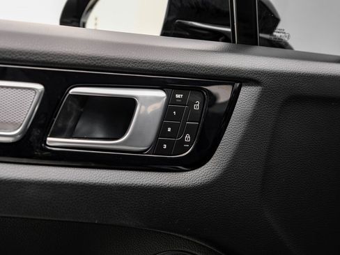 Used 2023 Porsche Cayenne S Platinum w/ Premium Package Plus image 43