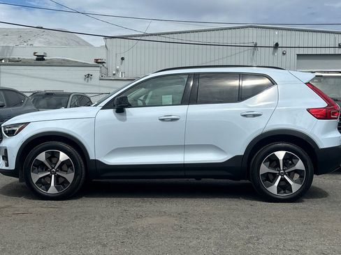 Used 2026 Volvo XC40 B5 Plus w/ Protection Package Premier AWD/4WD image 6
