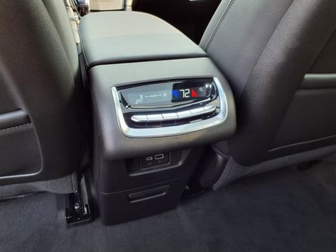 New 2025 Cadillac XT6 Luxury image 16