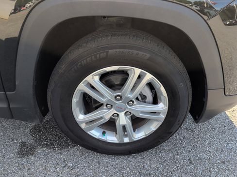 Used 2024 GMC Terrain SLE image 10