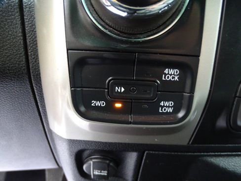 Used 2016 RAM 1500 4x4 Crew Cab Outdoorsman image 23