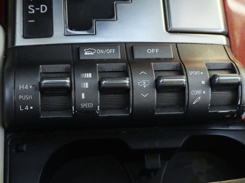 Used 2008 Lexus LX 570 4WD image 38