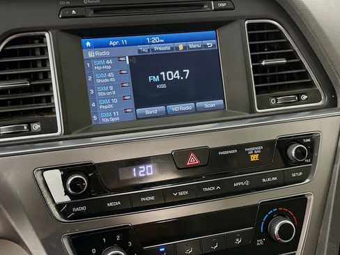 Used 2017 Hyundai Sonata SE w/ Cargo Package image 19