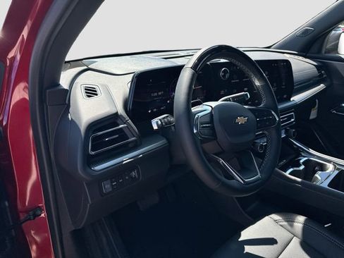 New 2025 Chevrolet Traverse LT w/ Enhanced Driving Package image 9