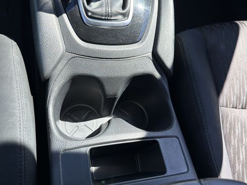 Used 2017 Nissan Rogue S FWD image 23