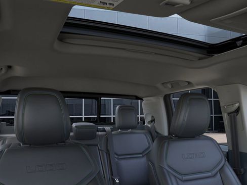 New 2026 Ford Maverick Lobo AWD/4WD image 12