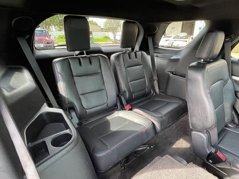 Used 2016 Ford Explorer Sport w/ Equipment Group 401A AWD/4WD image 37