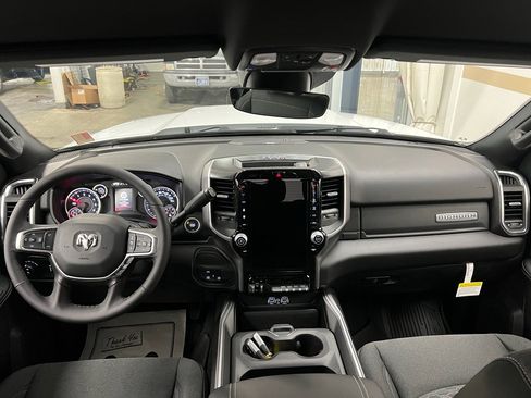 New 2026 RAM 2500 Big Horn AWD/4WD image 8