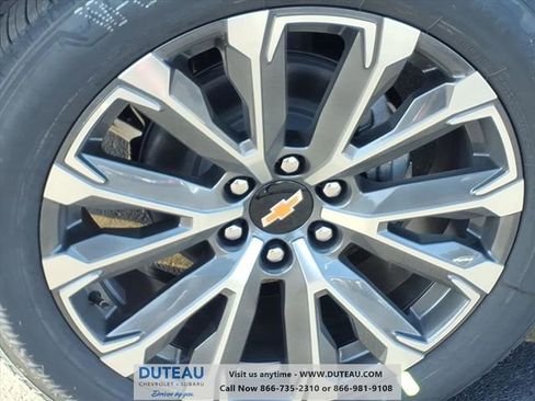 New 2026 Chevrolet Suburban High Country image 4