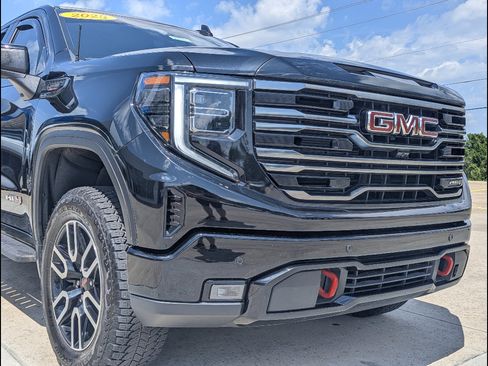 Used 2025 GMC Sierra 1500 AT4 w/ AT4 Premium Package AWD/4WD image 12
