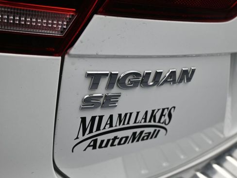 Used 2020 Volkswagen Tiguan SE R-Line image 35