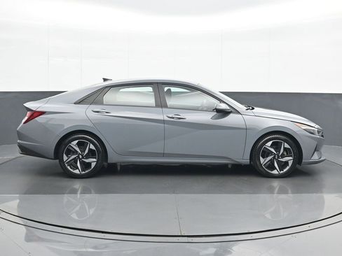 Used 2023 Hyundai Elantra SEL w/ Convenience Package image 7