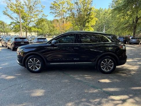 Certified 2022 Lincoln Nautilus FWD w/ Premium Package image 3