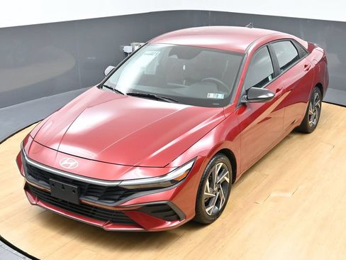Used 2025 Hyundai Elantra Sport FWD image 39