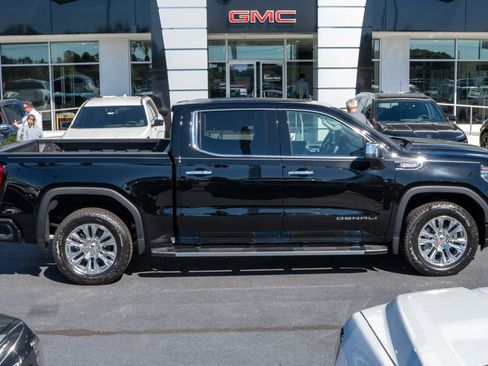New 2026 GMC Sierra 1500 Denali image 2
