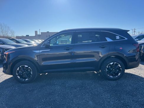 New 2026 Kia Sorento S image 2