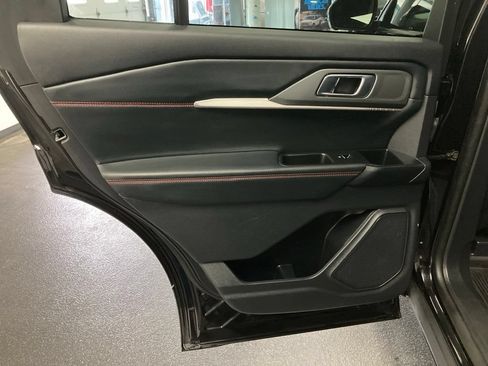 Used 2025 Ford Explorer ST-Line w/ ST-Line Street Pack AWD/4WD image 31
