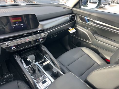 New 2025 Kia Telluride S image 13