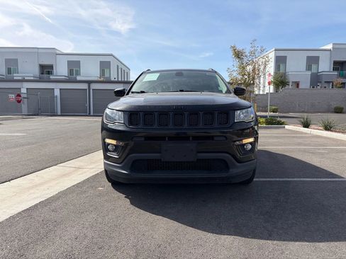 Used 2020 Jeep Compass Latitude image 3