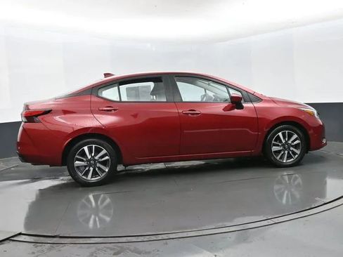 Used 2025 Nissan Versa SV FWD image 4