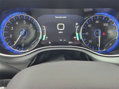 New 2026 Chrysler Pacifica Limited w/ Uconnect Theater Family Group image 11