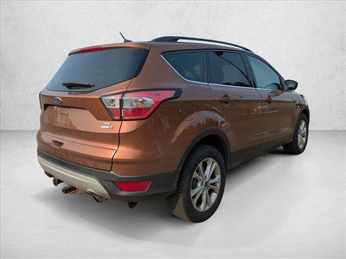 Used 2017 Ford Escape SE w/ Equipment Group 201A AWD/4WD image 5