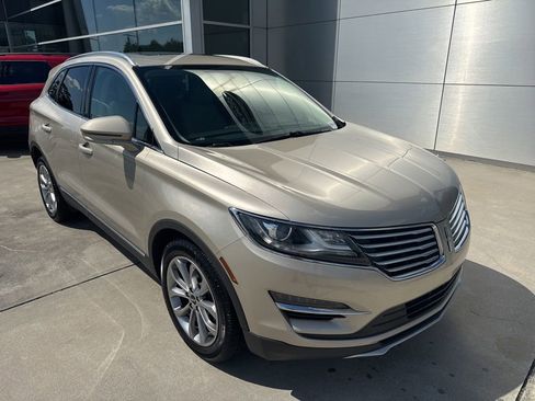 Used 2017 Lincoln MKC Select w/ Select Plus Package FWD image 1