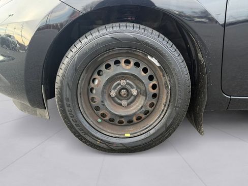 Used 2016 Nissan Versa Note SV image 9