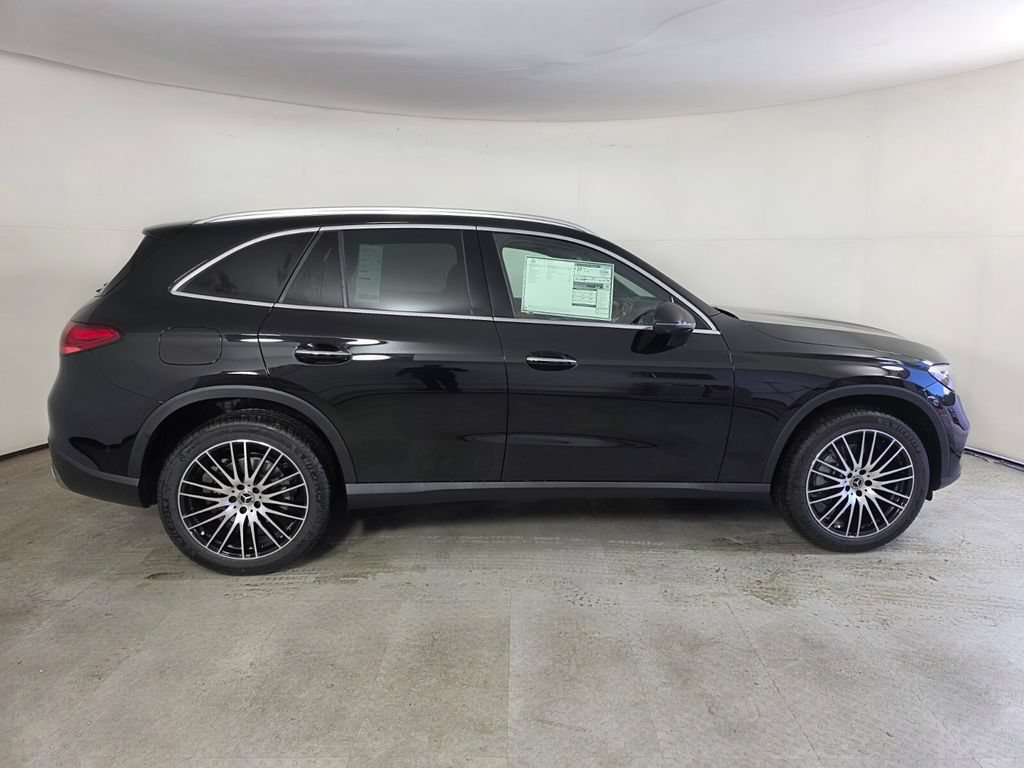 New 2027 Mercedes-Benz GLC 300 image 3