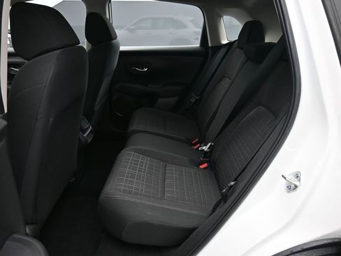 Certified 2025 Honda HR-V LX image 34