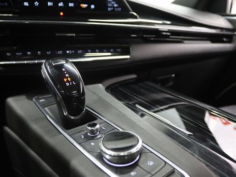 Used 2021 Cadillac Escalade Sport w/ Driver Assist Tech Package image 39