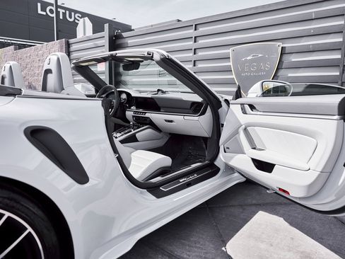 Used 2025 Porsche 911 Turbo S image 25