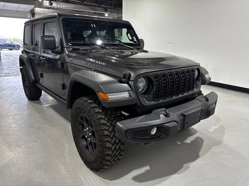 Used 2025 Jeep Wrangler Unlimited Sport AWD/4WD image 4