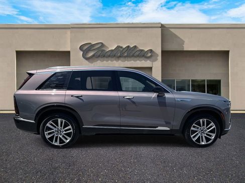 New 2026 Cadillac Vistiq Luxury image 2