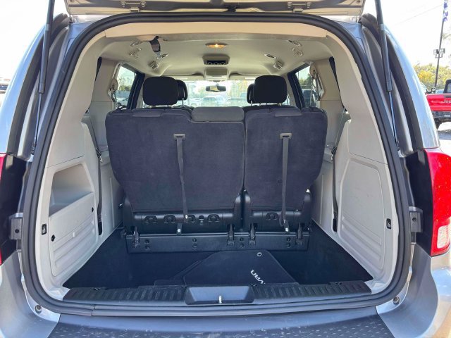 Used 2017 Dodge Grand Caravan SE w/ Power Window Group FWD image 35