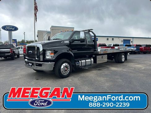 New 2025 Ford F650 2WD SuperCab Super Duty image 1