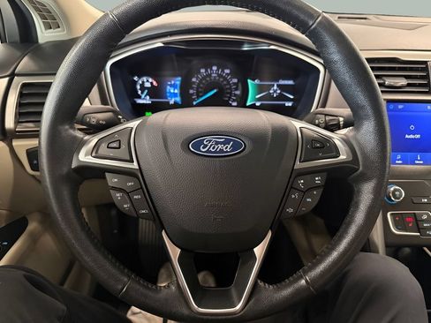 Used 2020 Ford Fusion SEL FWD image 18