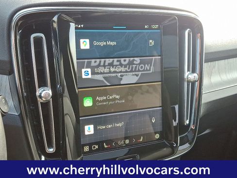 Certified 2025 Volvo XC40 B5 Plus image 18