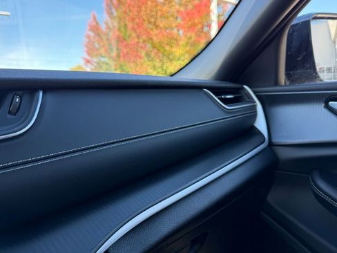 New 2025 Jeep Grand Cherokee Altitude image 24