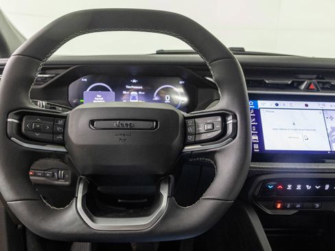 New 2026 Jeep Cherokee Laredo image 28