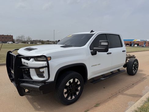 Used 2020 Chevrolet Silverado 2500 Custom w/ Custom Value Package image 7