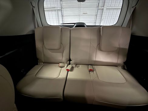 Used 2024 Nissan Armada Platinum w/ Captain's Chairs Package RWD image 27