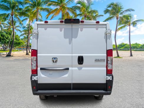Used 2025 RAM ProMaster 2500 w/ Convenience Group FWD image 5