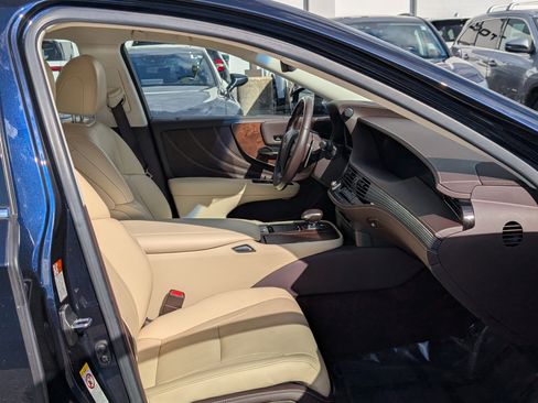 Used 2019 Lexus LS 500 AWD image 11