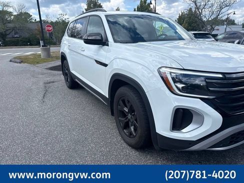 Used 2024 Volkswagen Atlas Peak Edition SE AWD/4WD image 13