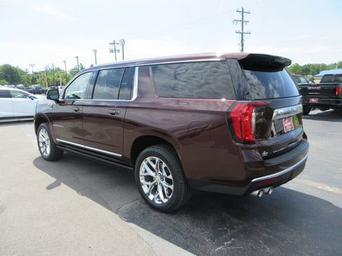 Certified 2022 GMC Yukon XL Denali w/ Denali Ultimate Package AWD/4WD image 10