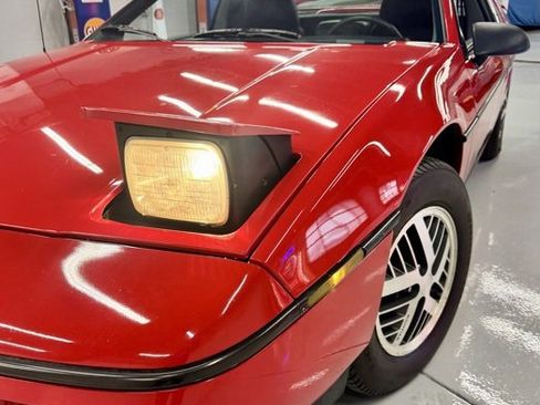 Used 1988 Pontiac Fiero image 11