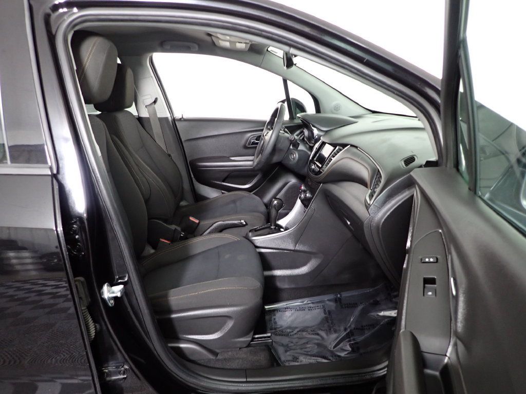 Used 2020 Chevrolet Trax LS w/ Tint and Cruise Package AWD/4WD image 31