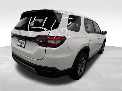 Used 2024 Honda Pilot EX-L image 8